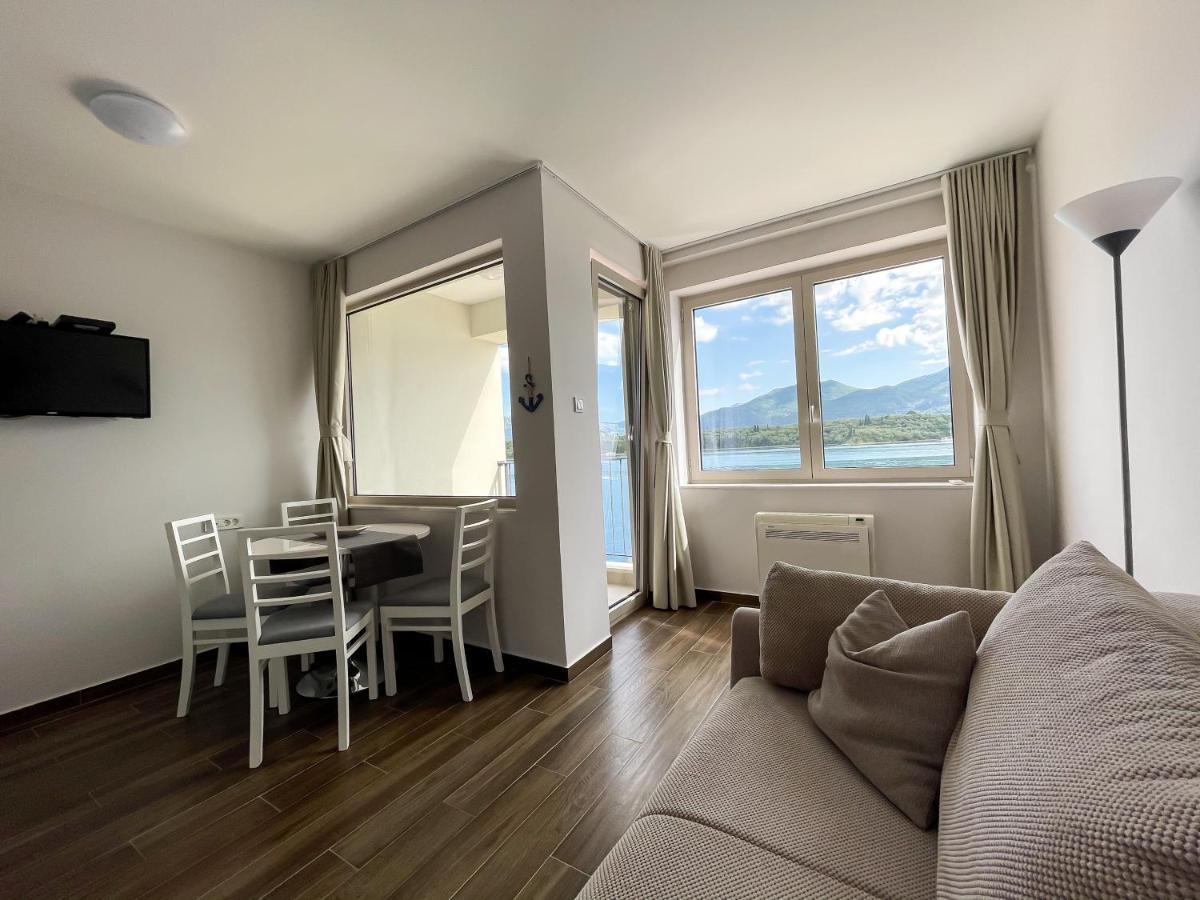 Apartments Maestral Tivat Exterior foto