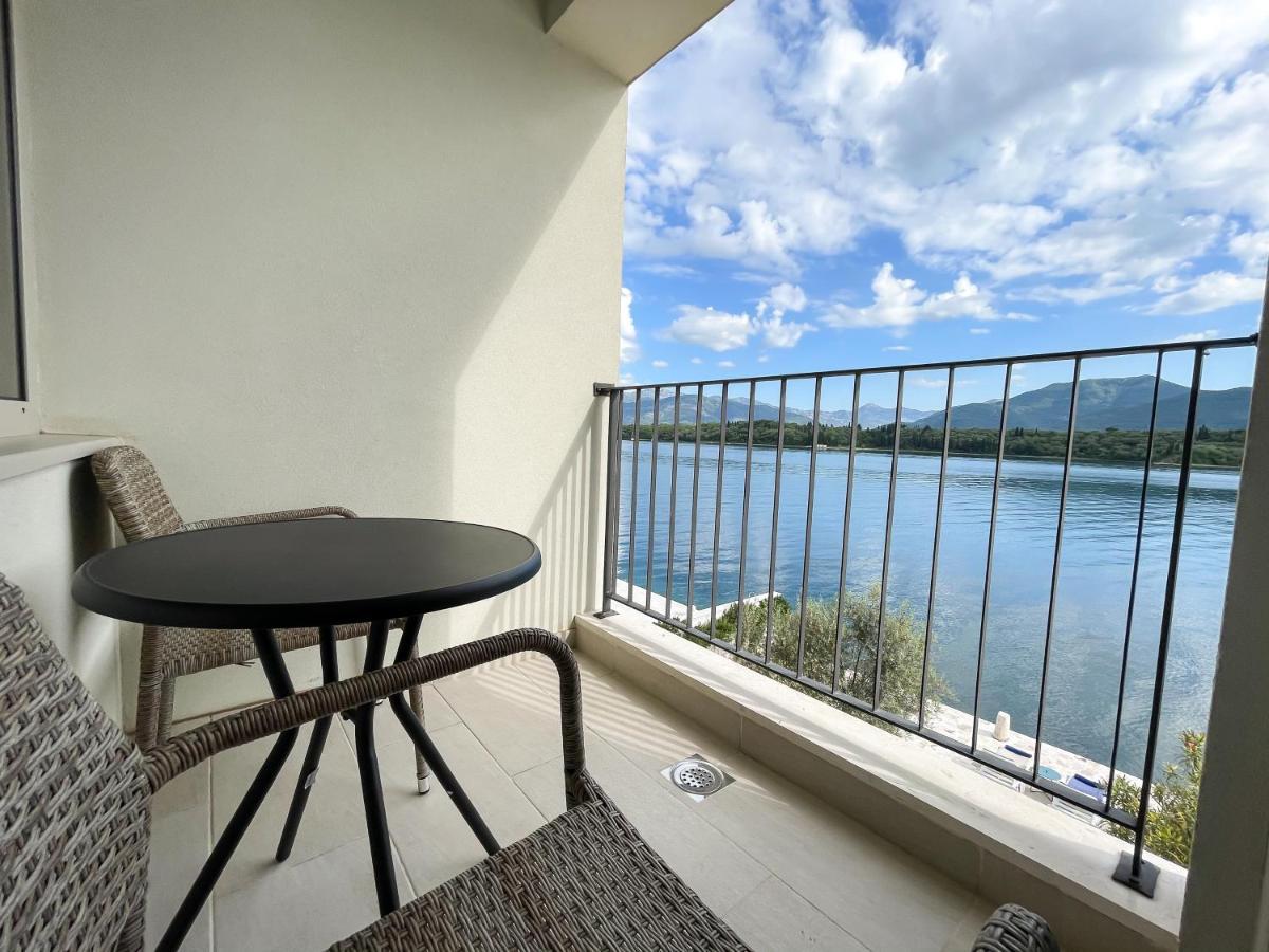 Apartments Maestral Tivat Exterior foto