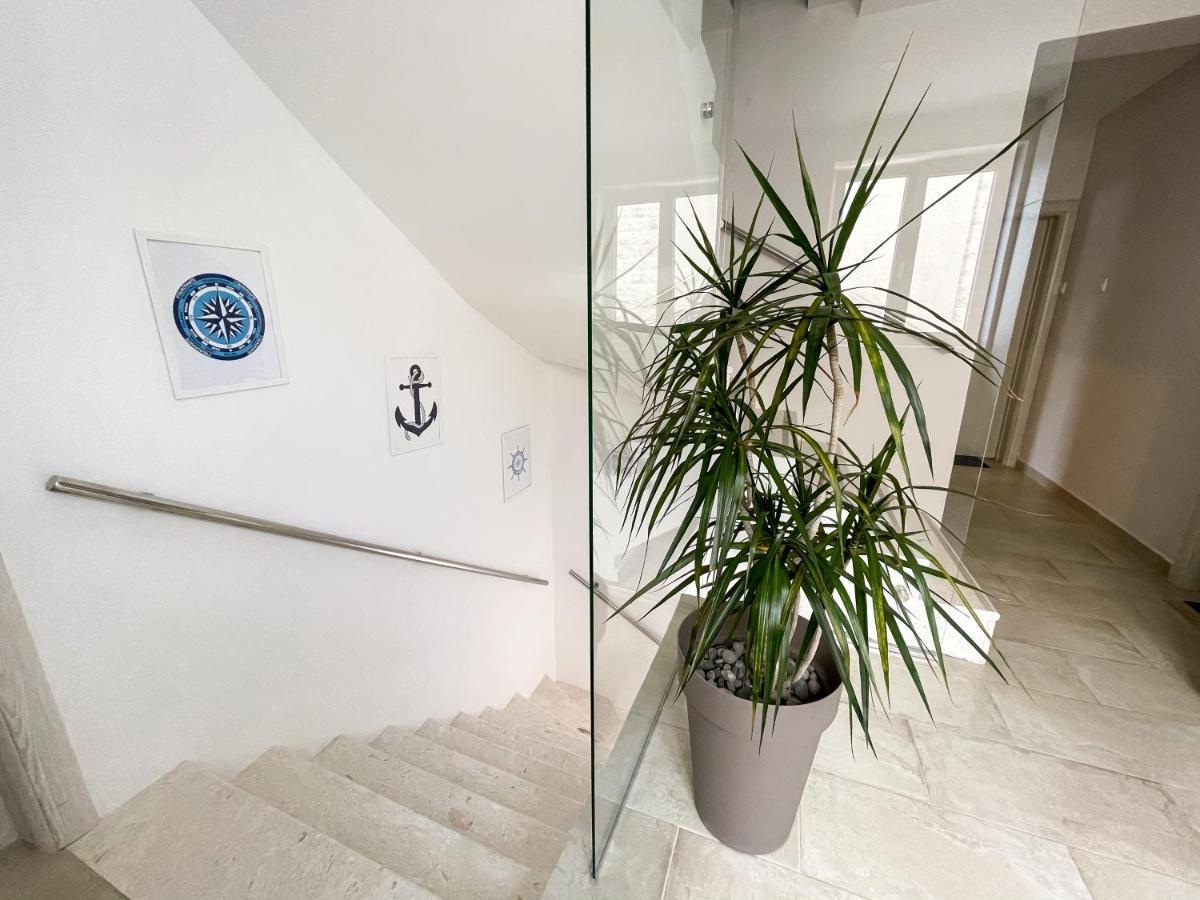 Apartments Maestral Tivat Exterior foto
